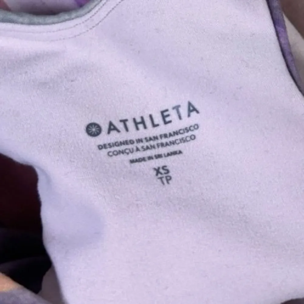 Athleta Conscious Crop Size XS Sports Bra in Vibrance Orchid Watercolor - EUC